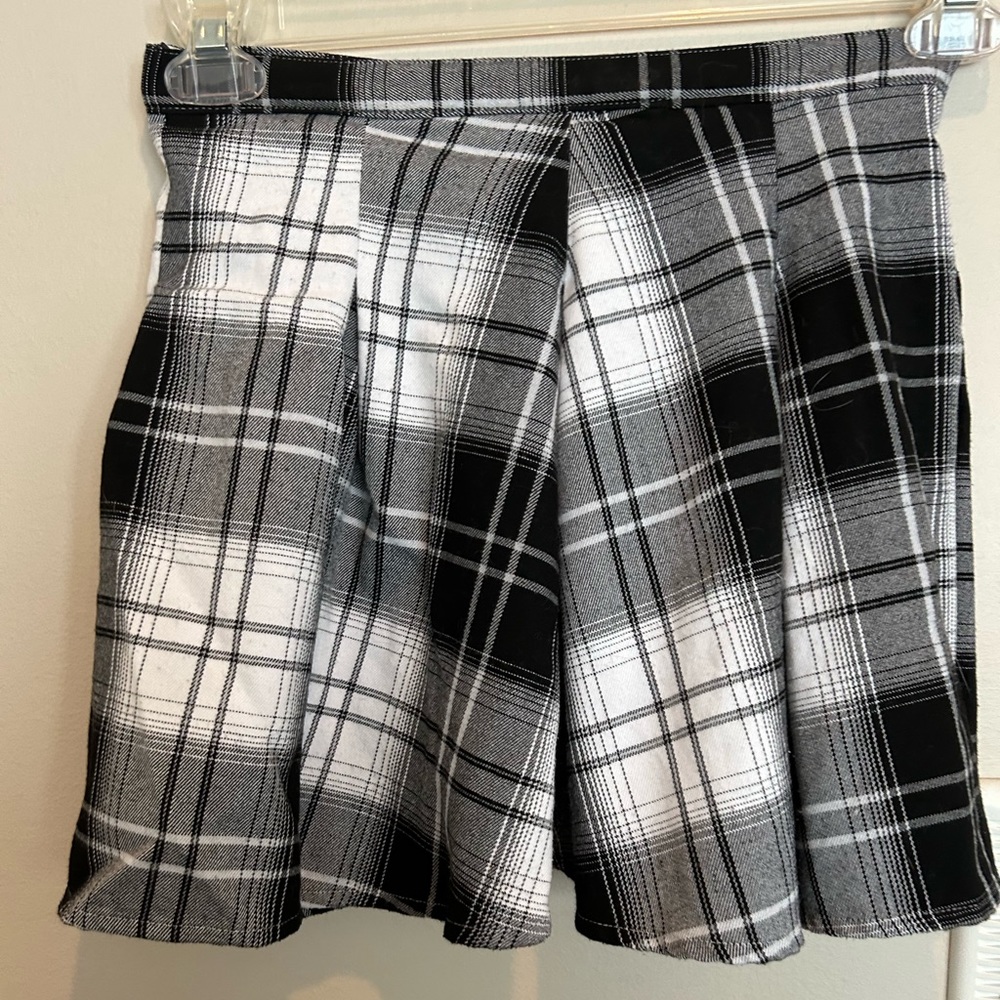 Brand; SO Color; Black White Gray Size; 3